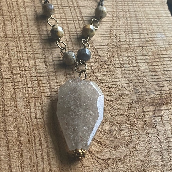 Filigree and Stone Jewelry - Elegant Gemstone Agate Jasper Gold and Brown Pendant Necklace